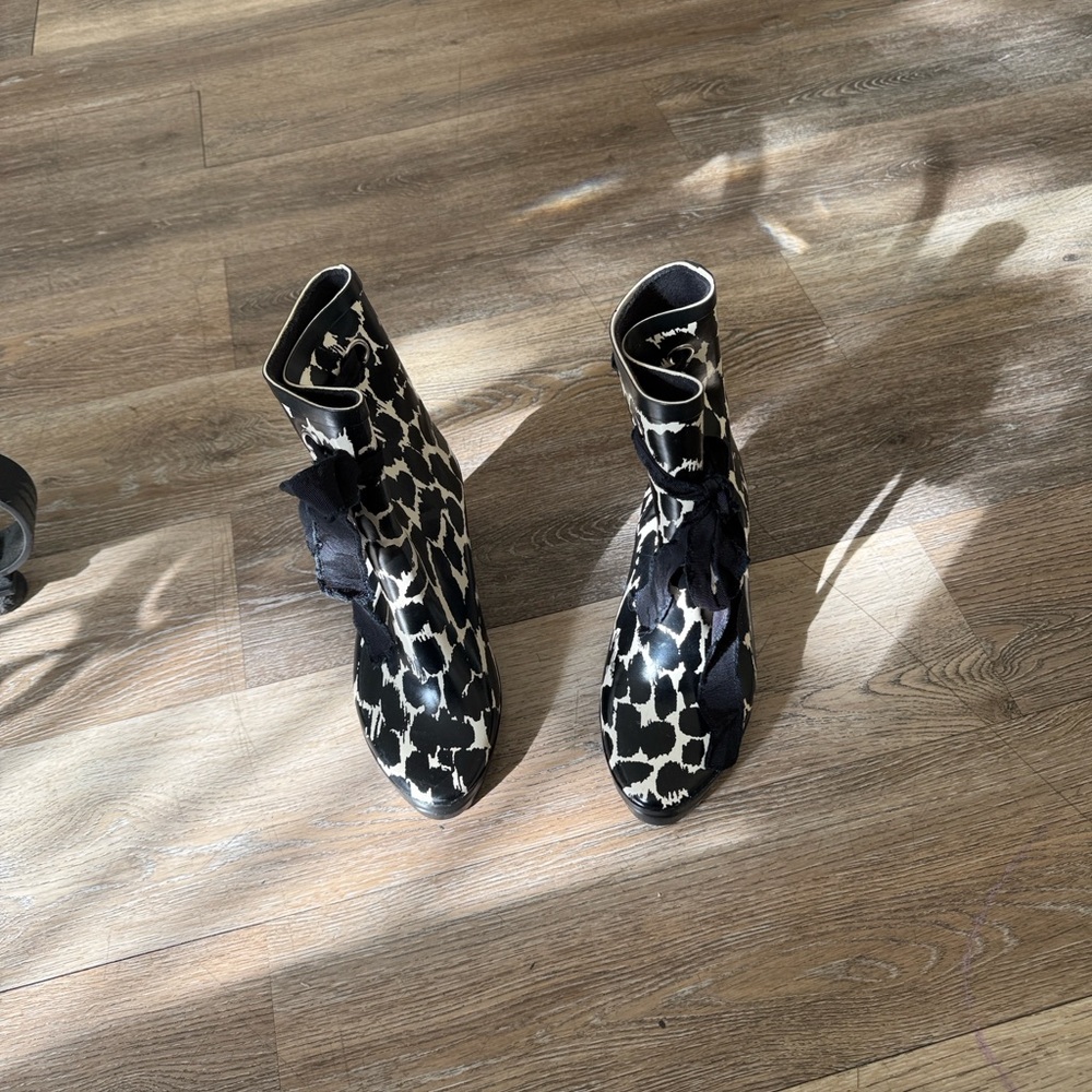 1 pair of Kate Spade rain boots
